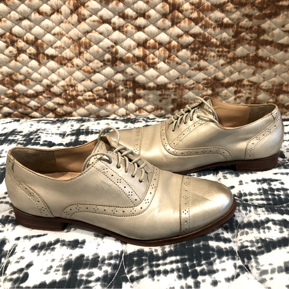 Cole Haan Women’s  Gold Brushed Leather Cap Toe Lace Up Oxford Brogue - Picture 1 of 10